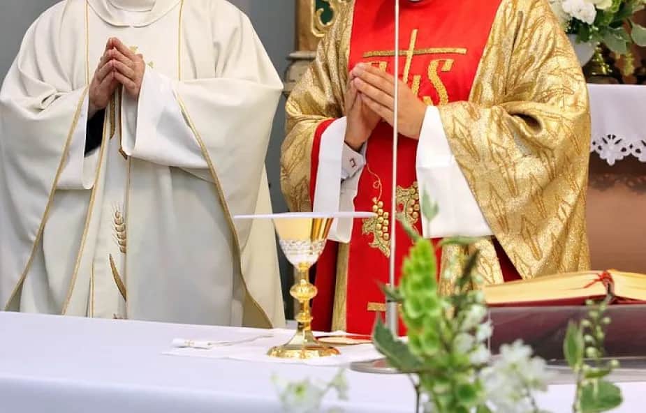 Czy msza w sobotę za niedzielę spełnia ten obowiązek wiernych? Czy msza w sobotę za niedzielę spełnia ten obowiązek wiernych?