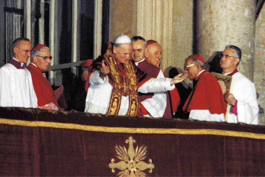 Kiedy Jan Paweł II został papieżem i jak zmienił Kościół na zawsze