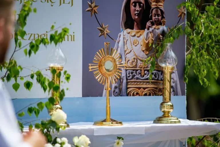 Potęga modlitwy: 3 cnoty boskie kluczem do nieba? Rozważania