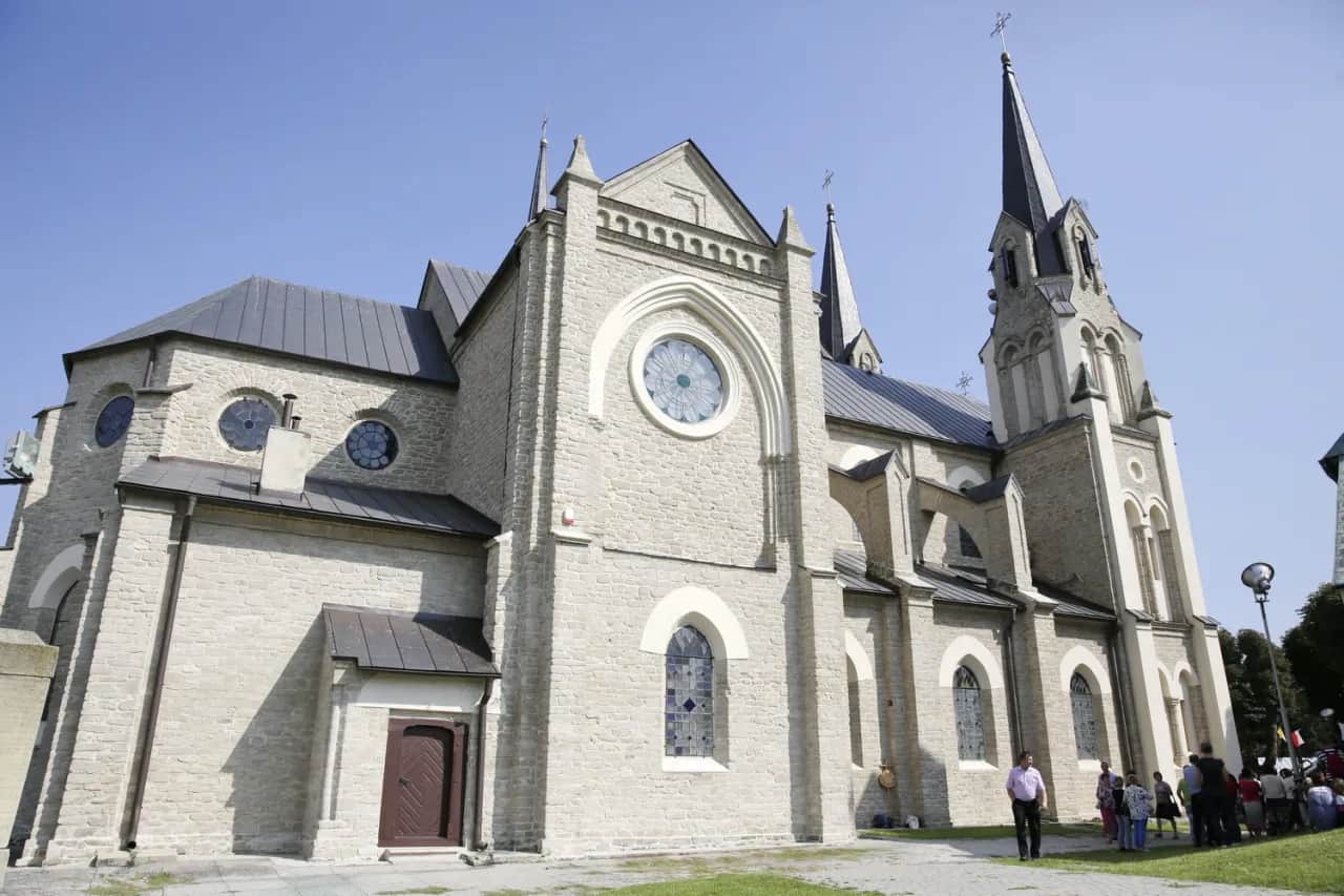 Czemu sanktuarium w Sulisławicach przyciąga tysiące pielgrzymów?