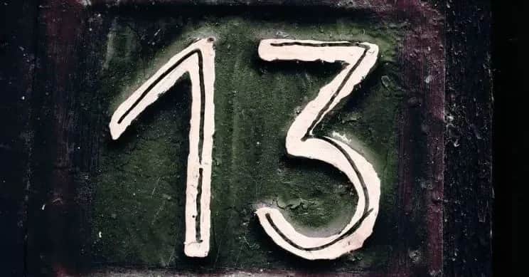 Liczba 13: jakie ma znaczenie w kulturze, religii i przesądach?